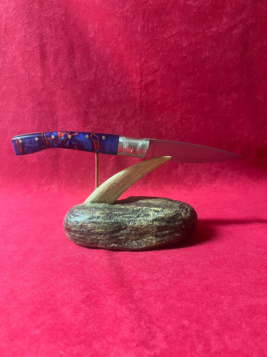 Coltello  pattadese con anima lama 8,5 CM  impugnatura in kirinite blu e rosso